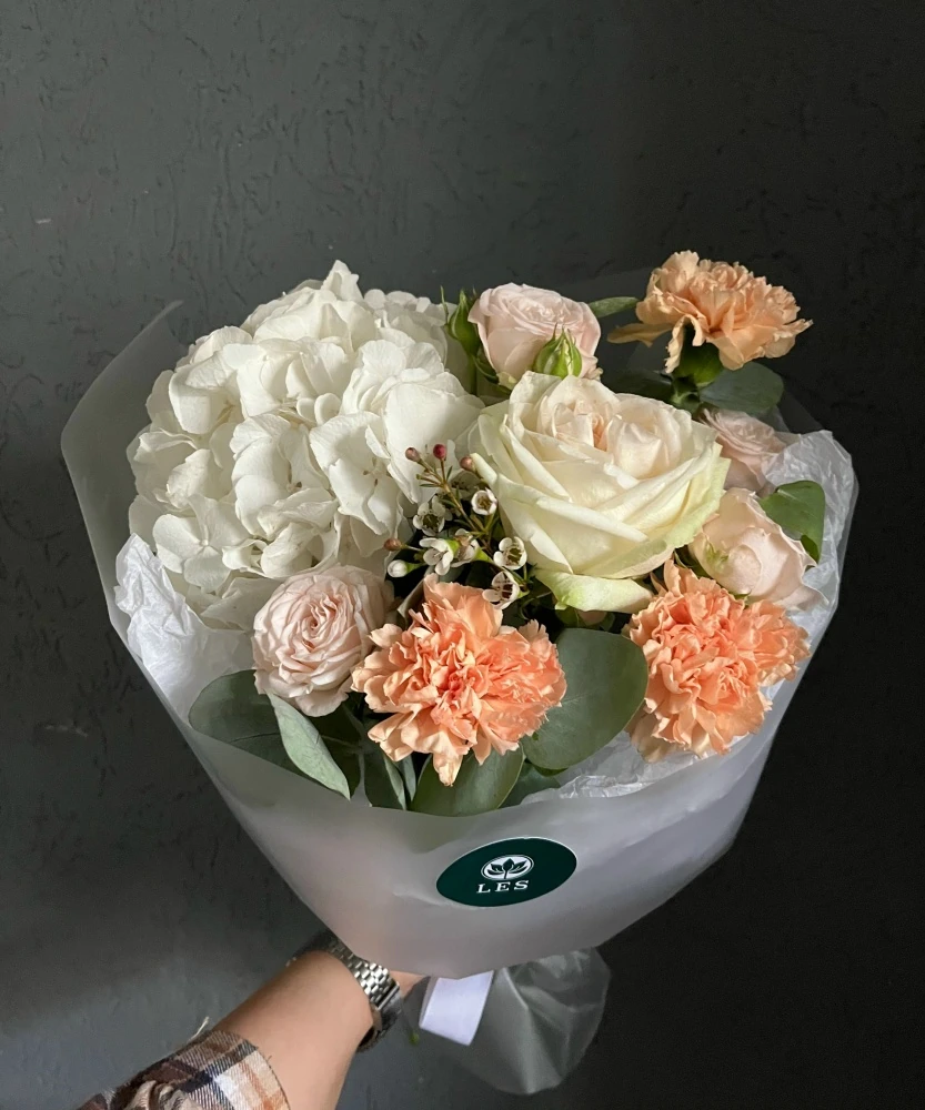 Букеты — каталог LES Flowers